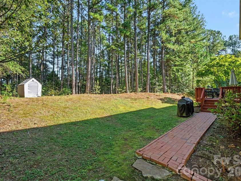 11538 Shimmering Lake Drive, Charlotte, NC 28214.  MLS# CAR4432804, YatesRealty ID 58022. 