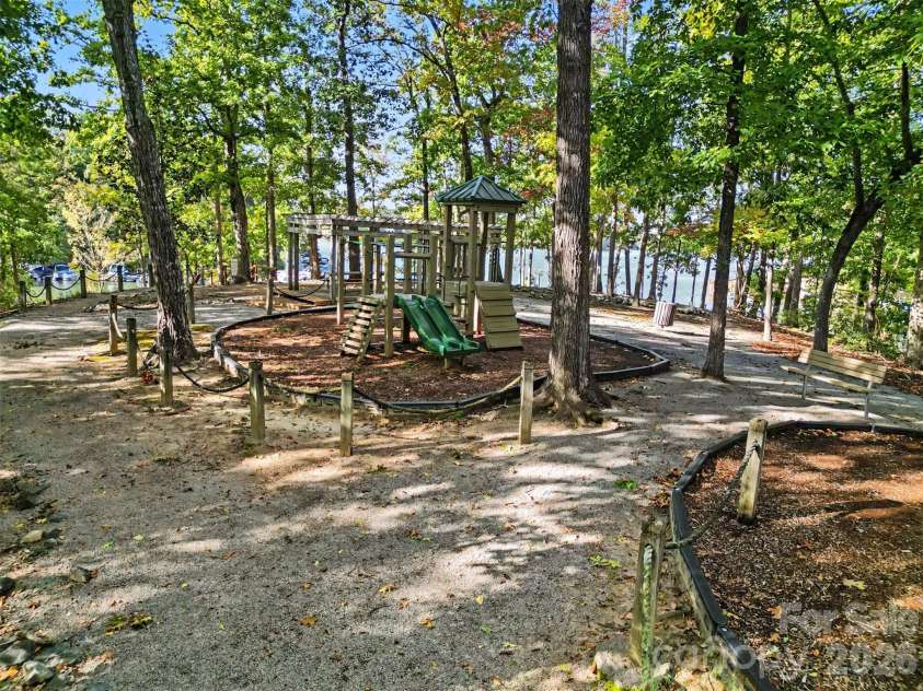 11538 Shimmering Lake Drive, Charlotte, NC 28214.  MLS# CAR4432804, YatesRealty ID 58022. 