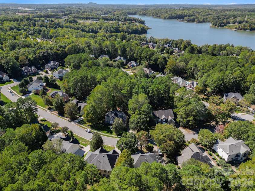 11538 Shimmering Lake Drive, Charlotte, NC 28214.  MLS# CAR4432804, YatesRealty ID 58022. 