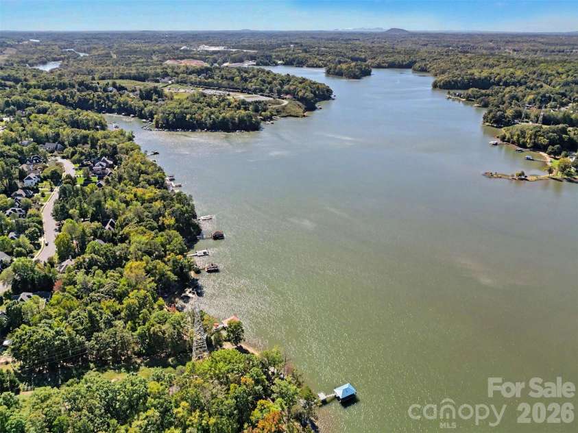 11538 Shimmering Lake Drive, Charlotte, NC 28214.  MLS# CAR4432804, YatesRealty ID 58022. 