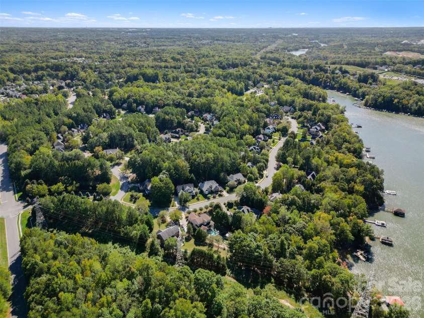 11538 Shimmering Lake Drive, Charlotte, NC 28214.  MLS# CAR4432804, YatesRealty ID 58022. 