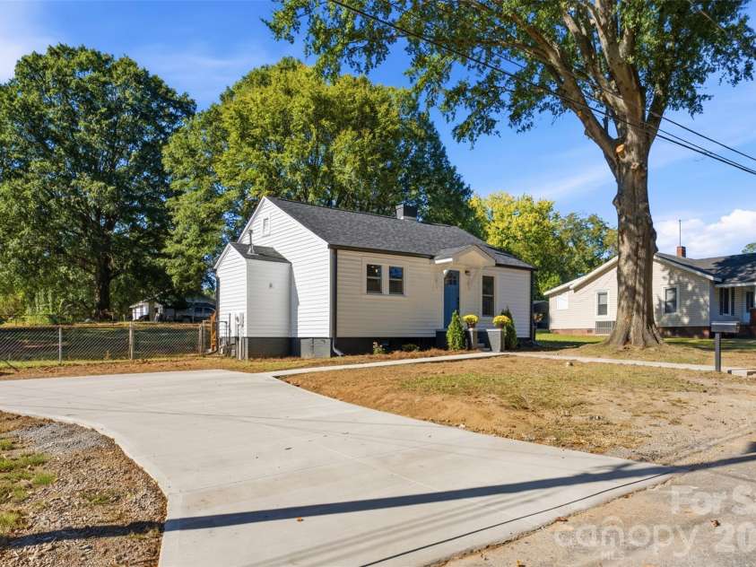 906 Longview Avenue, Kannapolis, NC 28081.  MLS# CAR4436720, YatesRealty ID 58024. 