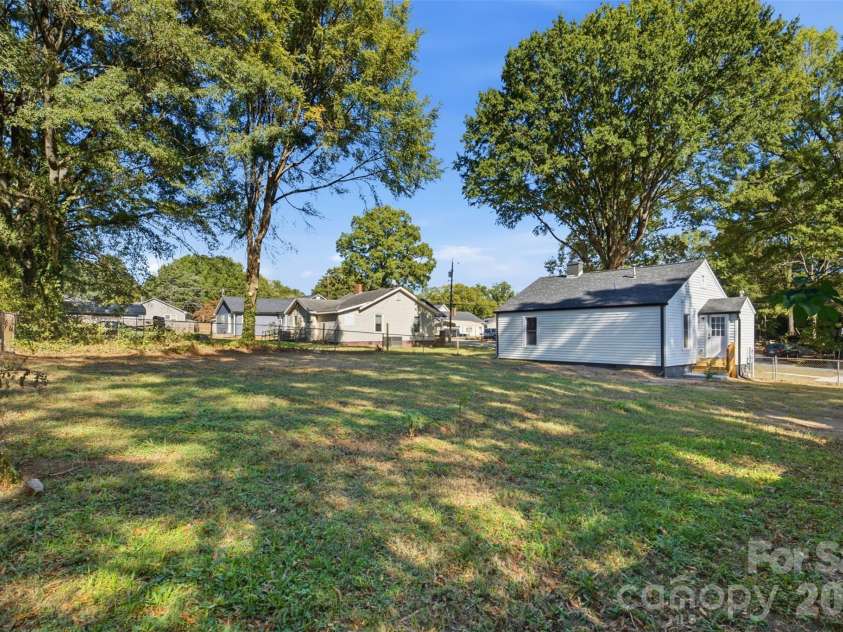 906 Longview Avenue, Kannapolis, NC 28081.  MLS# CAR4436720, YatesRealty ID 58024. 