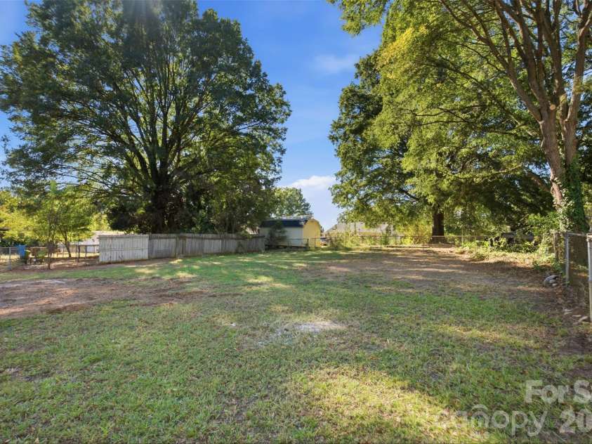 906 Longview Avenue, Kannapolis, NC 28081.  MLS# CAR4436720, YatesRealty ID 58024. 