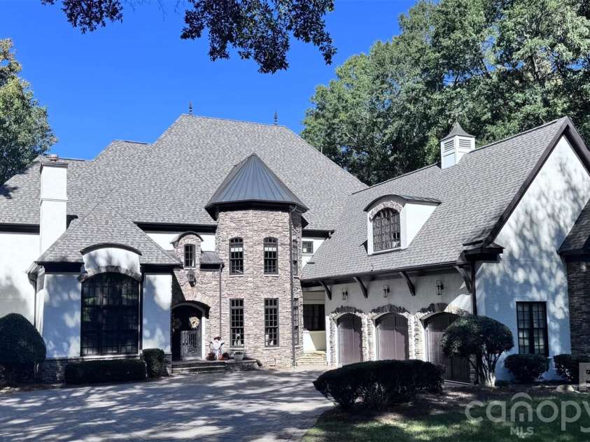 20333 Havenview Drive, Cornelius, NC 28031.  MLS# CAR4435102, YatesRealty ID 58028. 