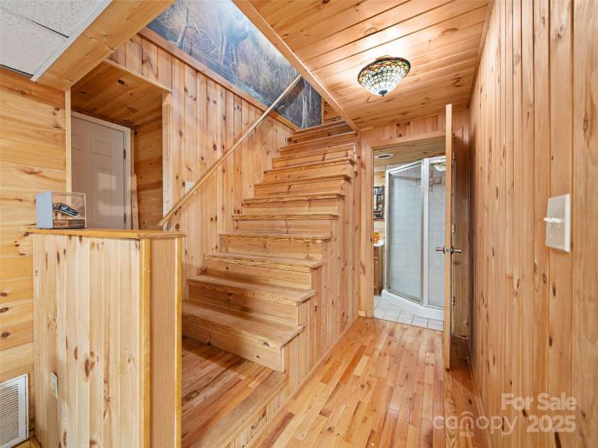 211 Cherry Hollow Road, Burnsville, NC 28714.  MLS# CAR4246541, YatesRealty ID 5803. 