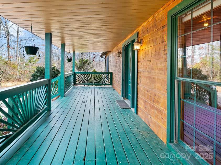 211 Cherry Hollow Road, Burnsville, NC 28714.  MLS# CAR4246541, YatesRealty ID 5803. 