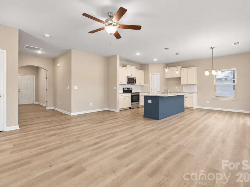 1314 Cheshire Avenue, Charlotte, NC 28208.  MLS# CAR4437045, YatesRealty ID 58036. 