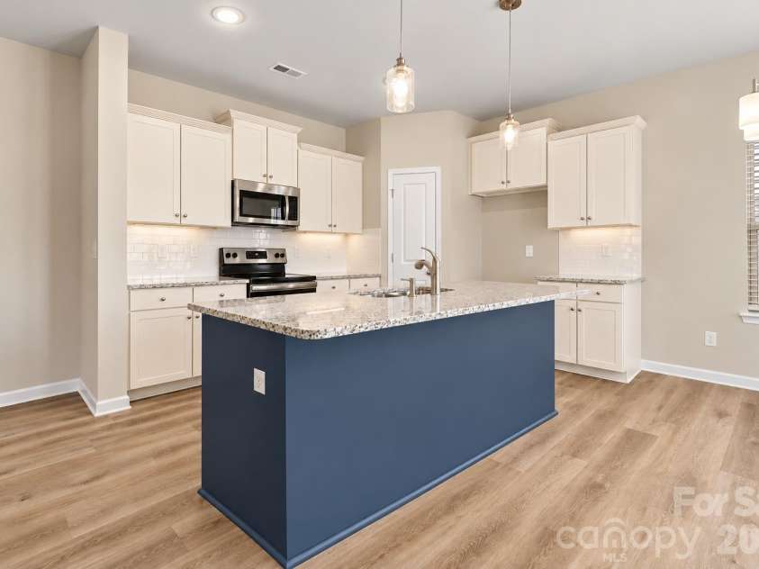 1314 Cheshire Avenue, Charlotte, NC 28208.  MLS# CAR4437045, YatesRealty ID 58036. 