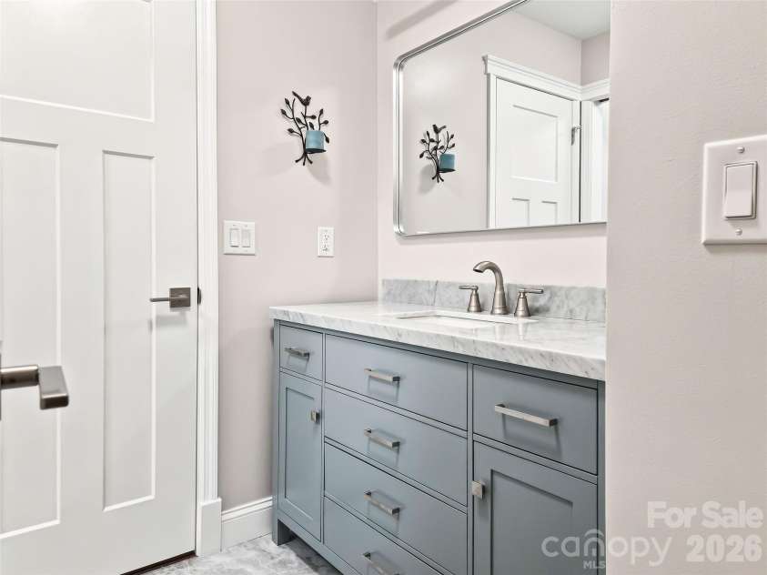 1757 Hickory Springs Lane, Lincolnton, NC 28092.  MLS# CAR4437002, YatesRealty ID 58044. Jack-n-Jill bathroom upstairs