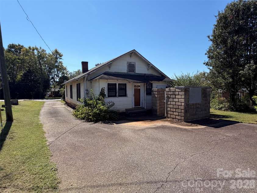 706 Carbon City Road, Morganton, NC 28655.  MLS# CAR4425473, YatesRealty ID 58048. 