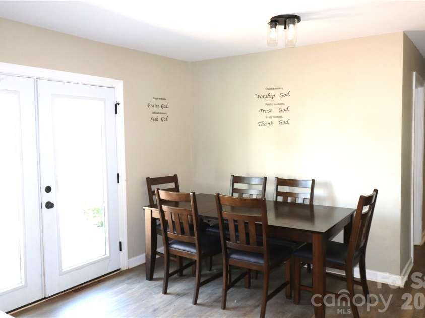 2510 Middleton Drive, Gastonia, NC 28054.  MLS# CAR4360679, YatesRealty ID 5805. Dining Area