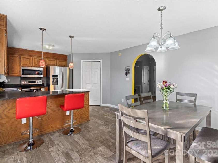 2745 River Meadows Court, Lincolnton, NC 28092.  MLS# CAR4223442, YatesRealty ID 5805. 