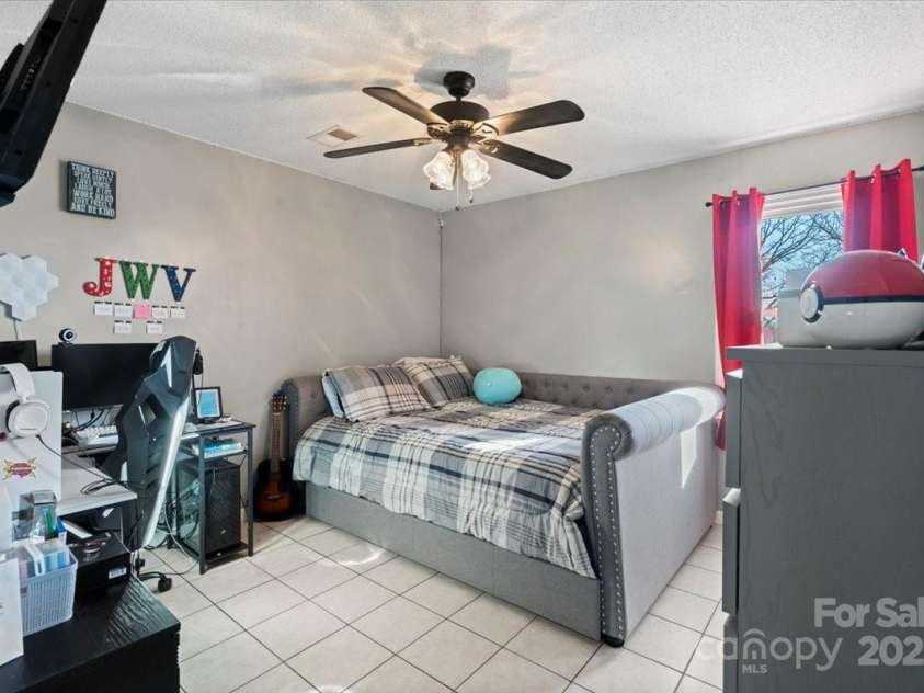 2745 River Meadows Court, Lincolnton, NC 28092.  MLS# CAR4223442, YatesRealty ID 5805. 