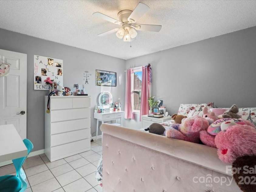 2745 River Meadows Court, Lincolnton, NC 28092.  MLS# CAR4223442, YatesRealty ID 5805. 