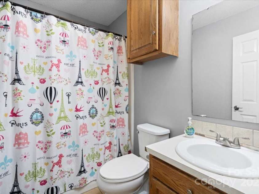 2745 River Meadows Court, Lincolnton, NC 28092.  MLS# CAR4223442, YatesRealty ID 5805. 