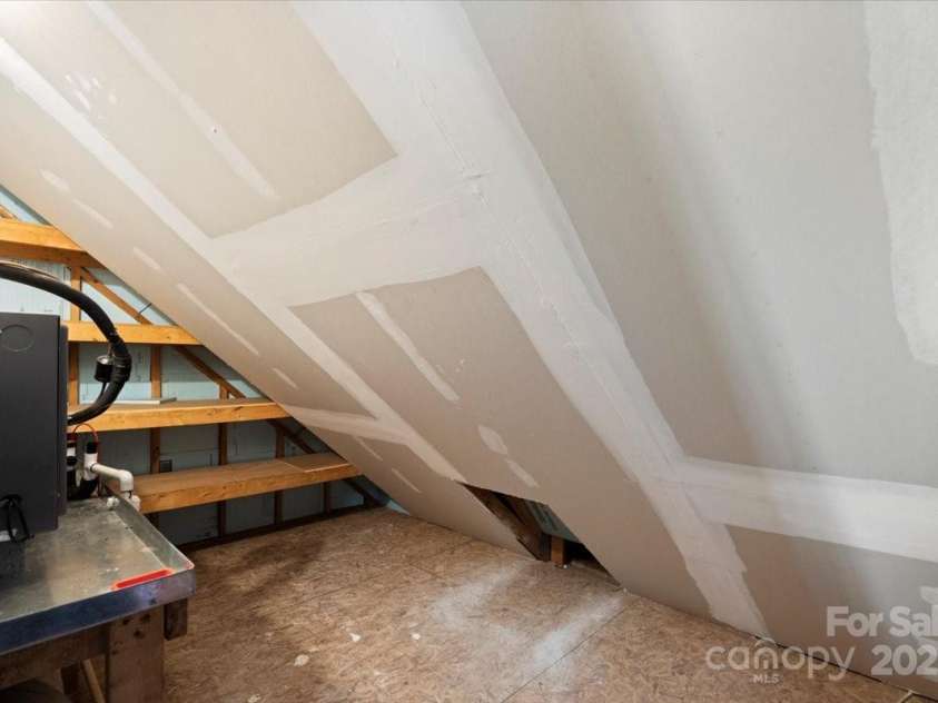 2745 River Meadows Court, Lincolnton, NC 28092.  MLS# CAR4223442, YatesRealty ID 5805. 