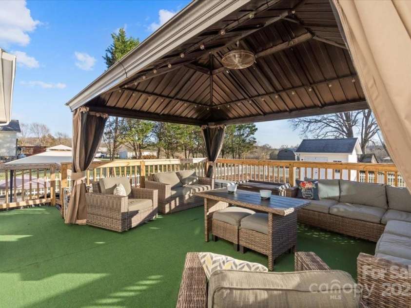 2745 River Meadows Court, Lincolnton, NC 28092.  MLS# CAR4223442, YatesRealty ID 5805. 