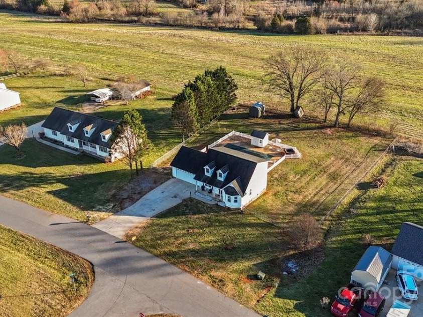 2745 River Meadows Court, Lincolnton, NC 28092.  MLS# CAR4223442, YatesRealty ID 5805. 