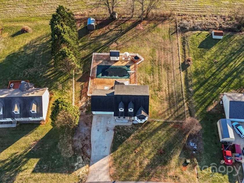 2745 River Meadows Court, Lincolnton, NC 28092.  MLS# CAR4223442, YatesRealty ID 5805. 