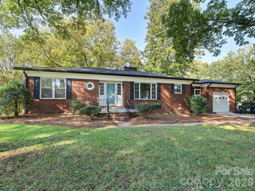 300 Raleigh Street, Concord, NC 28027.  MLS# CAR4433906, YatesRealty ID 58050. 