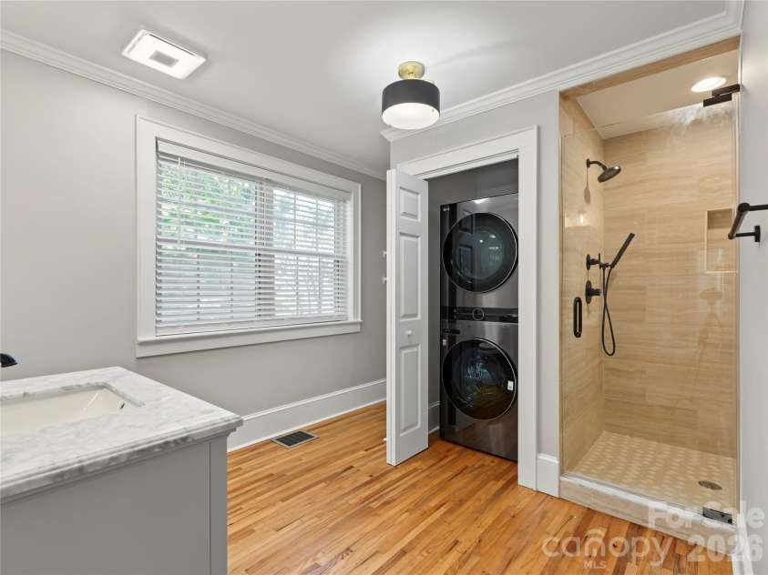 300 Raleigh Street, Concord, NC 28027.  MLS# CAR4433906, YatesRealty ID 58050. 