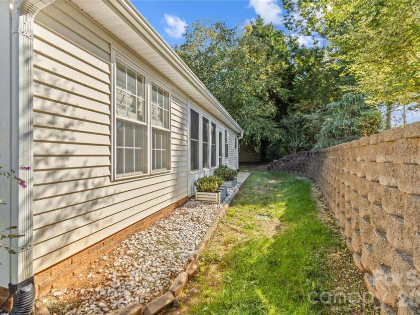 117 Abbotswood Place, Mooresville, NC 28117.  MLS# CAR4435686, YatesRealty ID 58051. 