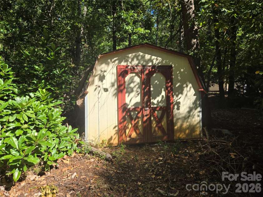 4449 Whispering Oaks Drive, Charlotte, NC 28213.  MLS# CAR4436983, YatesRealty ID 58056. 