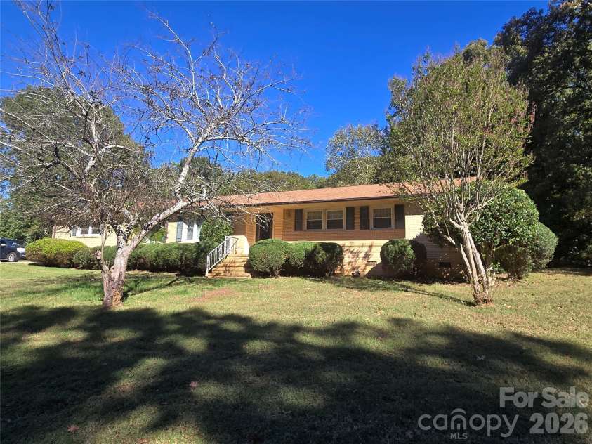 4449 Whispering Oaks Drive, Charlotte, NC 28213.  MLS# CAR4436983, YatesRealty ID 58056. Front View