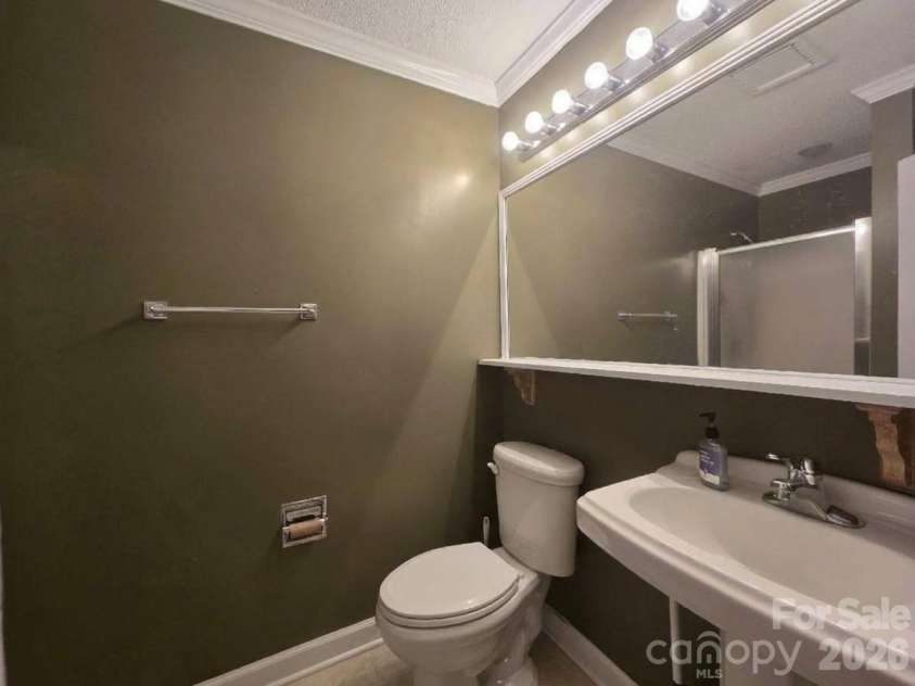 4449 Whispering Oaks Drive, Charlotte, NC 28213.  MLS# CAR4436983, YatesRealty ID 58056. Full Bath