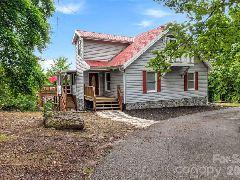 197 Fairview Drive, Traphill, NC 28685.  MLS# CAR4359050, YatesRealty ID 5806. 