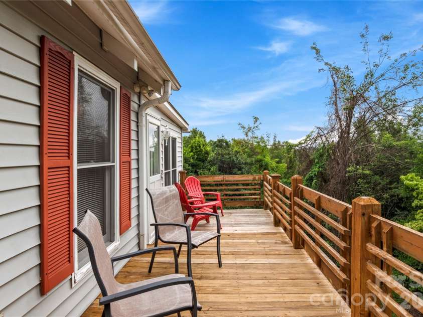 197 Fairview Drive, Traphill, NC 28685.  MLS# CAR4359050, YatesRealty ID 5806. 