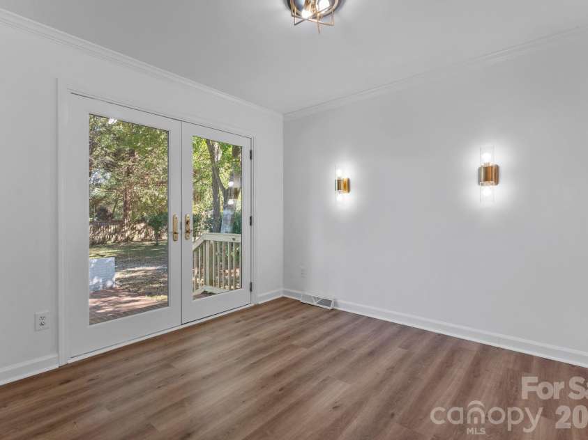 4315 Chandworth Road, Charlotte, NC 28210.  MLS# CAR4433793, YatesRealty ID 58062. 