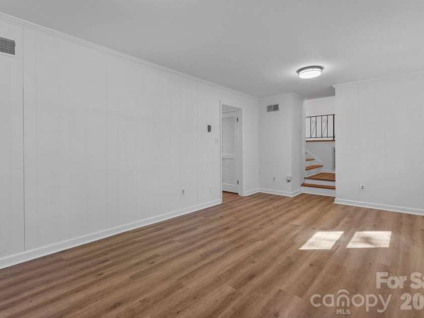 4315 Chandworth Road, Charlotte, NC 28210.  MLS# CAR4433793, YatesRealty ID 58062. 