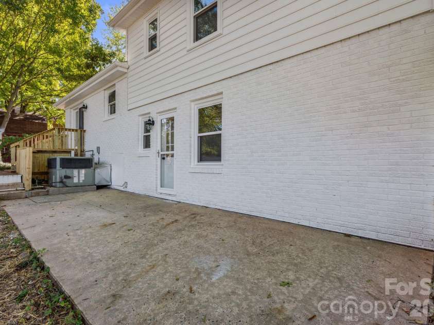 4315 Chandworth Road, Charlotte, NC 28210.  MLS# CAR4433793, YatesRealty ID 58062. 