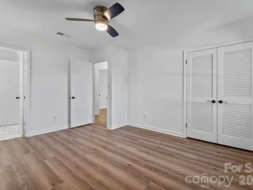 4315 Chandworth Road, Charlotte, NC 28210.  MLS# CAR4433793, YatesRealty ID 58062. 