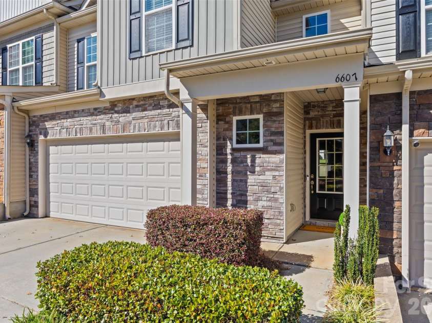 6607 Portland Rose Lane, Charlotte, NC 28210.  MLS# CAR4436431, YatesRealty ID 58063. 