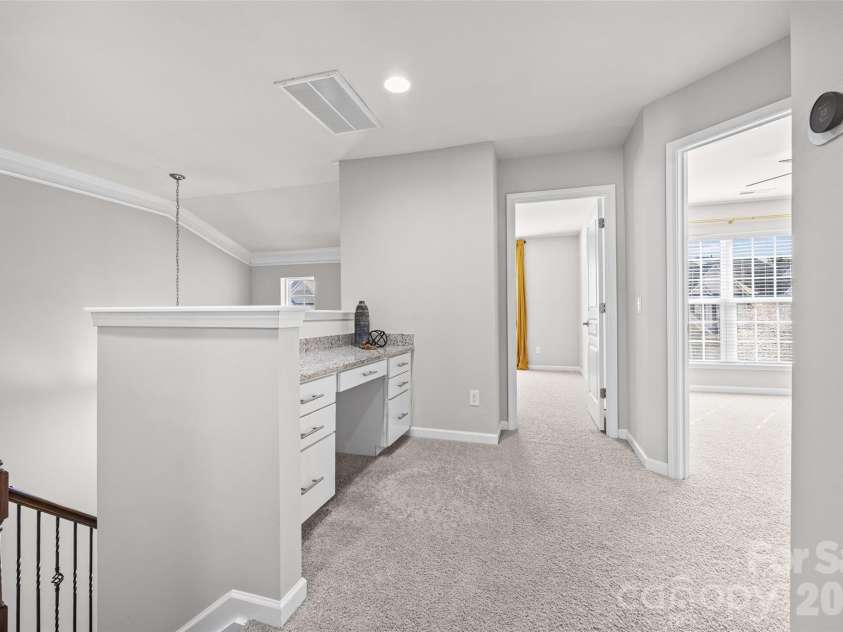 6607 Portland Rose Lane, Charlotte, NC 28210.  MLS# CAR4436431, YatesRealty ID 58063. 