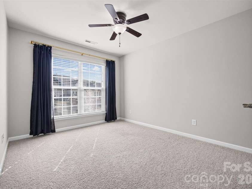 6607 Portland Rose Lane, Charlotte, NC 28210.  MLS# CAR4436431, YatesRealty ID 58063. 