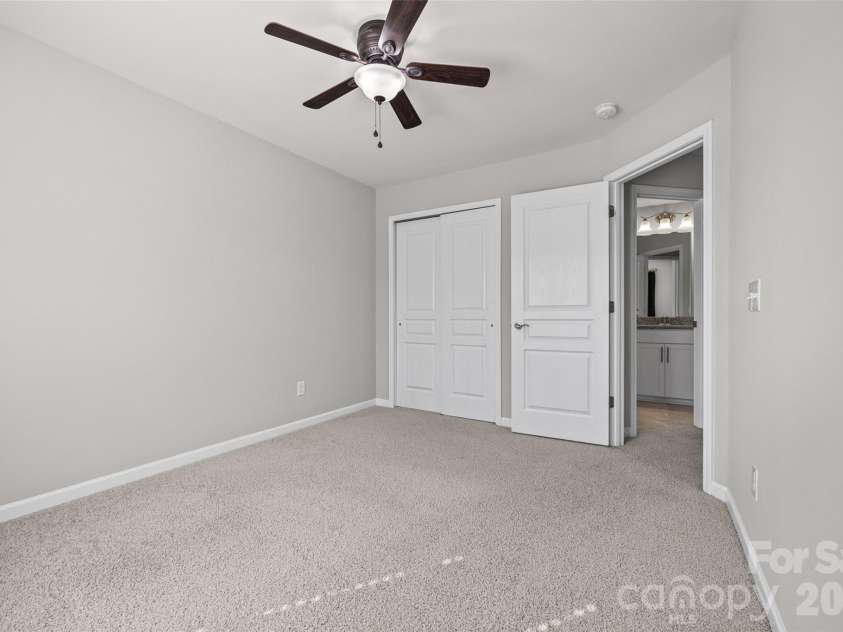 6607 Portland Rose Lane, Charlotte, NC 28210.  MLS# CAR4436431, YatesRealty ID 58063. 