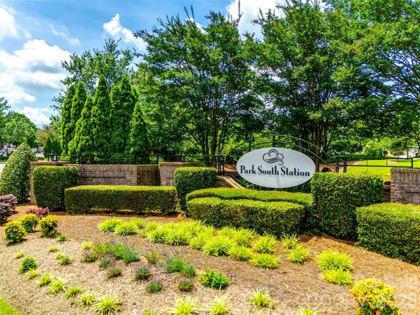 6607 Portland Rose Lane, Charlotte, NC 28210.  MLS# CAR4436431, YatesRealty ID 58063. 