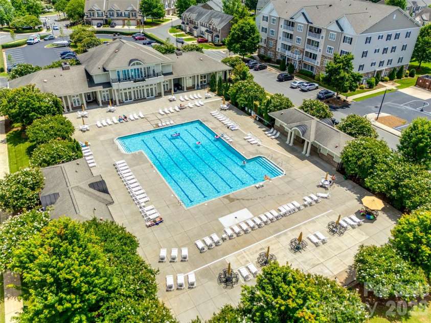 6607 Portland Rose Lane, Charlotte, NC 28210.  MLS# CAR4436431, YatesRealty ID 58063. Community Pool