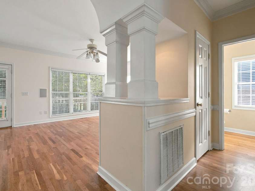 5045 Old River Drive, Hickory, NC 28602.  MLS# CAR4436894, YatesRealty ID 58066. 