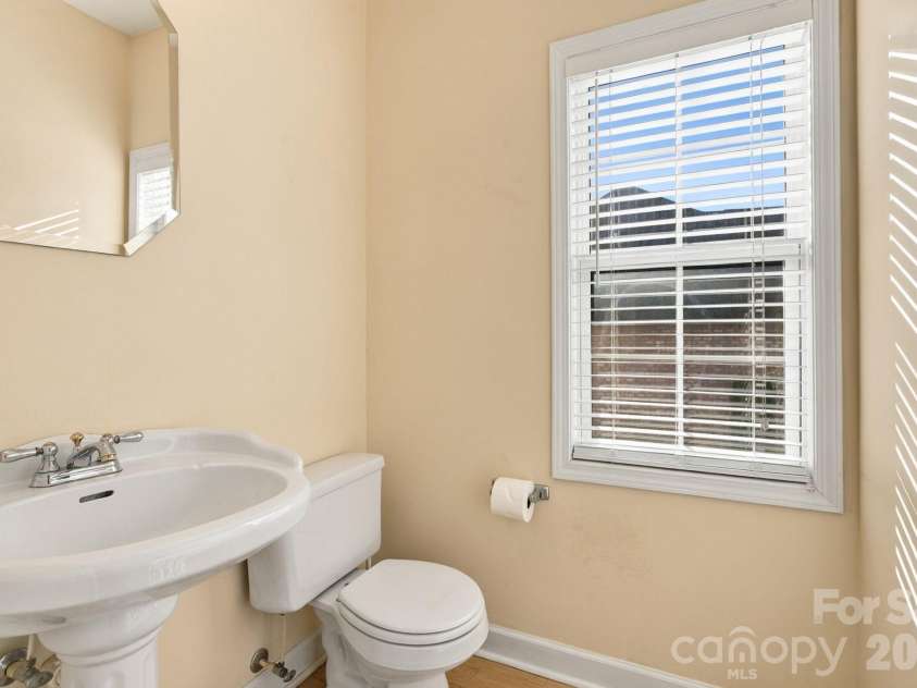 5045 Old River Drive, Hickory, NC 28602.  MLS# CAR4436894, YatesRealty ID 58066. 