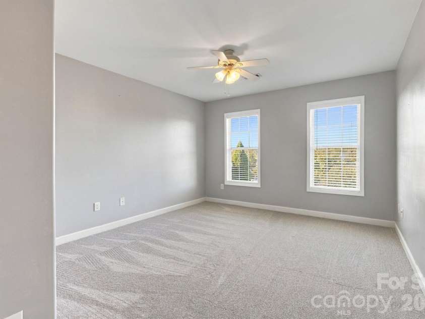 5045 Old River Drive, Hickory, NC 28602.  MLS# CAR4436894, YatesRealty ID 58066. 
