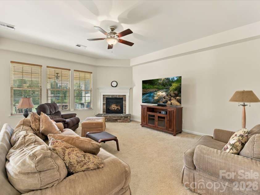 11606 Warfield Avenue, Huntersville, NC 28078.  MLS# CAR4437084, YatesRealty ID 58068. 