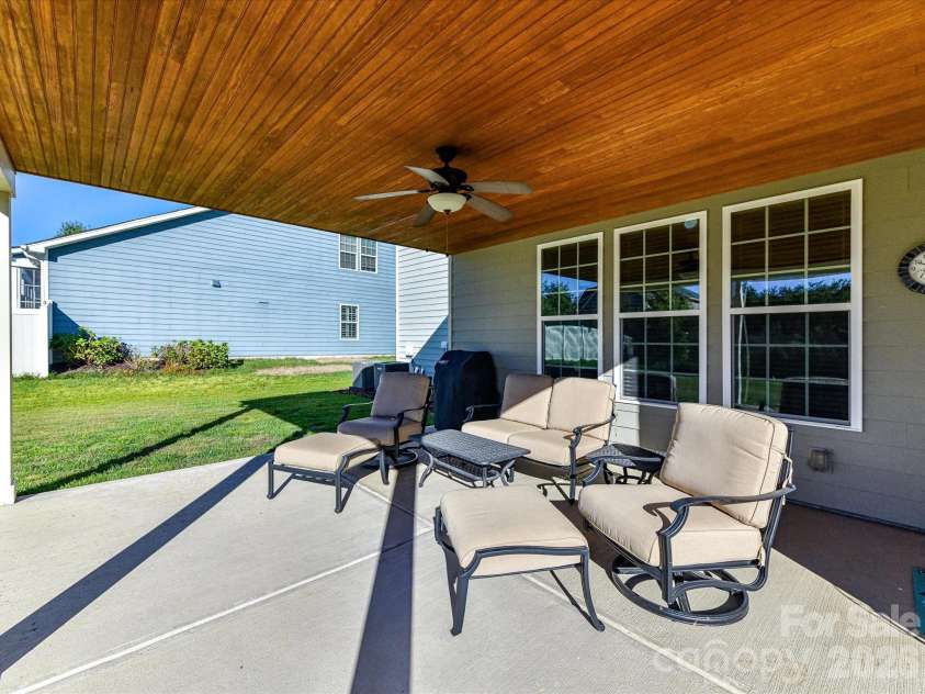 11606 Warfield Avenue, Huntersville, NC 28078.  MLS# CAR4437084, YatesRealty ID 58068. 