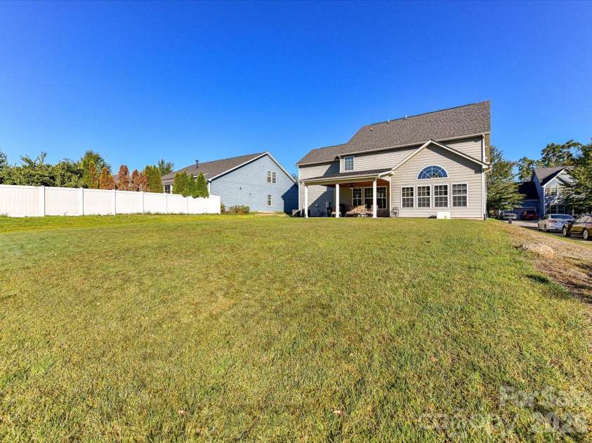 11606 Warfield Avenue, Huntersville, NC 28078.  MLS# CAR4437084, YatesRealty ID 58068. 