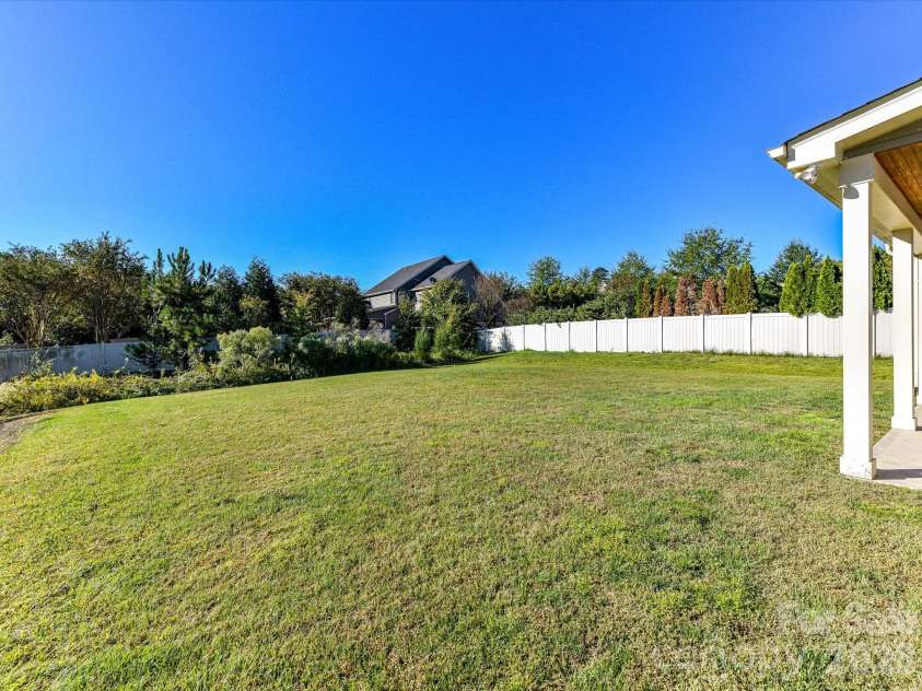 11606 Warfield Avenue, Huntersville, NC 28078.  MLS# CAR4437084, YatesRealty ID 58068. 