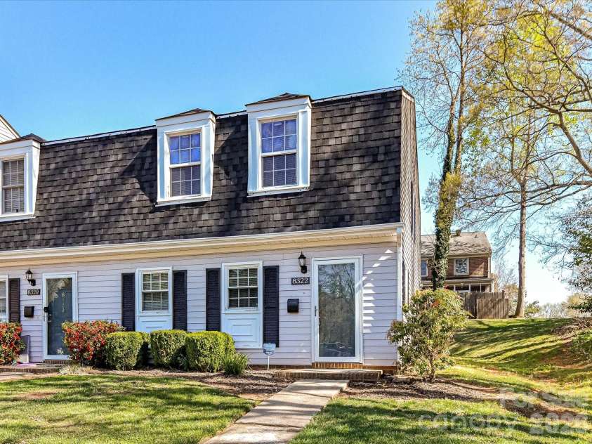 8322 Knights Bridge Road, Charlotte, NC 28210.  MLS# CAR4360992, YatesRealty ID 5807. 